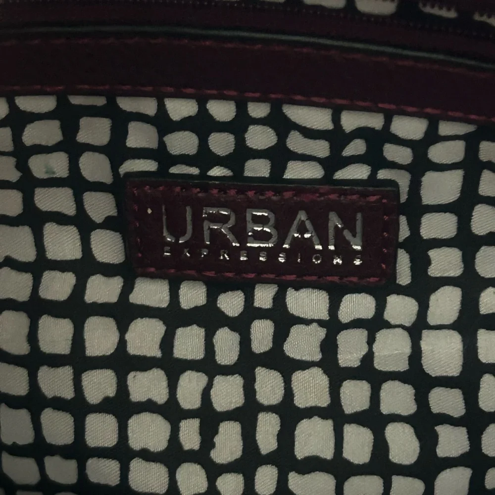 Urban Expressions Vegan Pebble Leather Handbag‎ Crossbody Burgundy Merlo Bag EUC